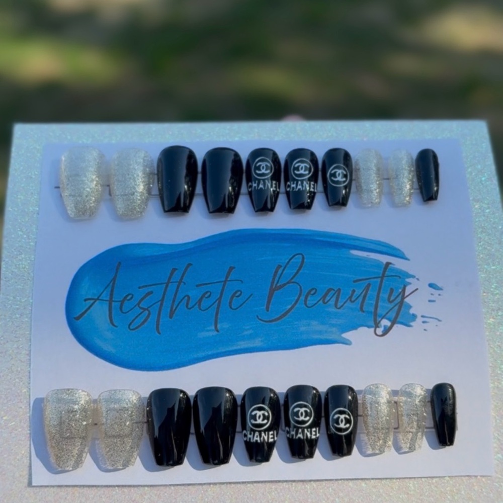 CHANEL Black and Silver Glitter Logo Press-On Nail Set